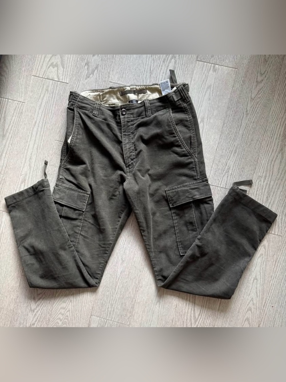 Banana Republic Traveler Green Men's Cargo Pants in size 30R